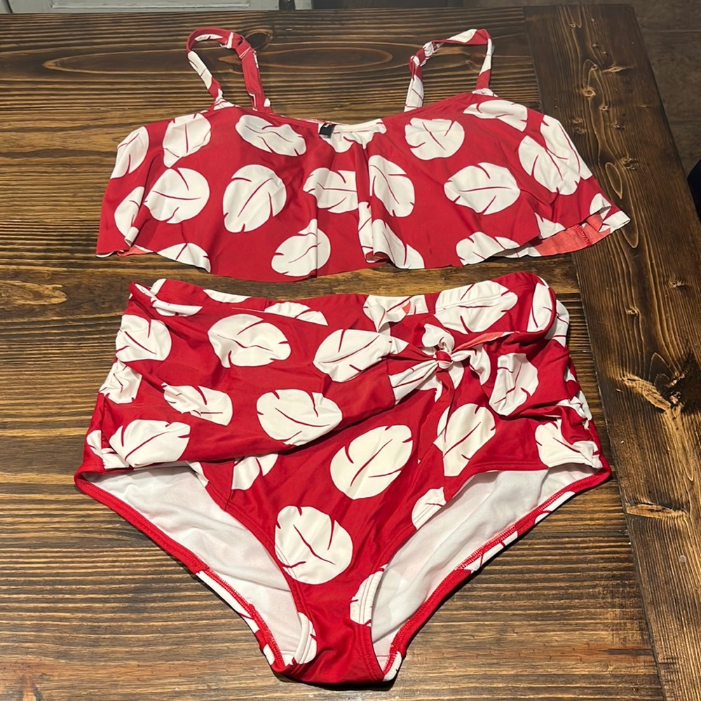 New torrid size 1 swim suit Disney collection